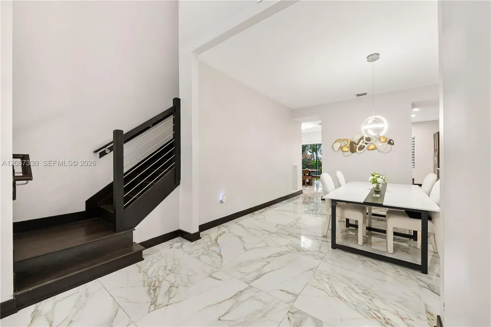 16025 SW 136th Ter Miami, FL 33196