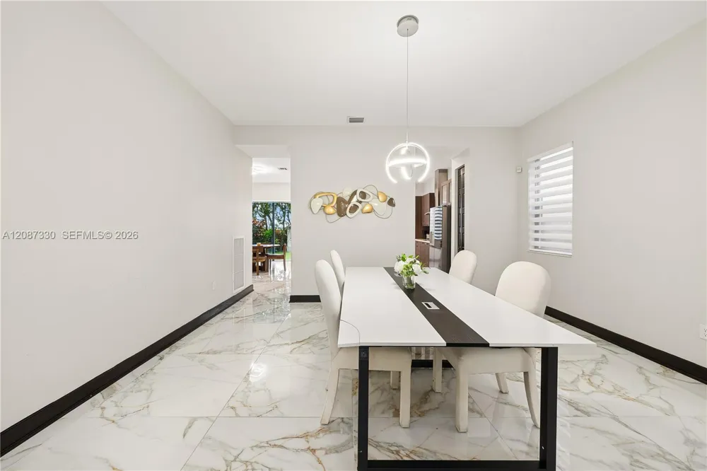 16025 SW 136th Ter Miami, FL 33196