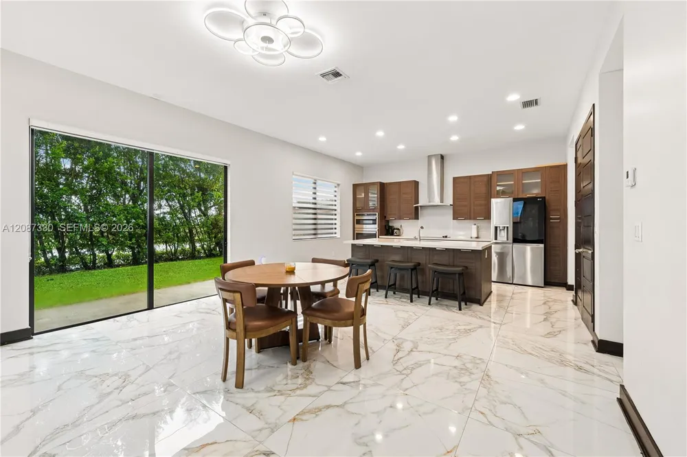 16025 SW 136th Ter Miami, FL 33196