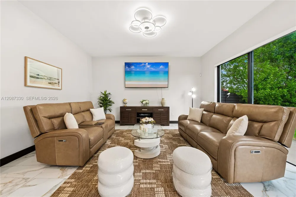 16025 SW 136th Ter Miami, FL 33196