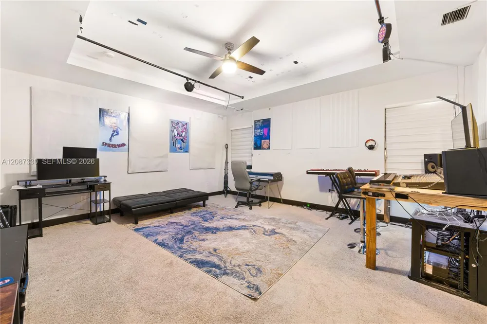 16025 SW 136th Ter Miami, FL 33196