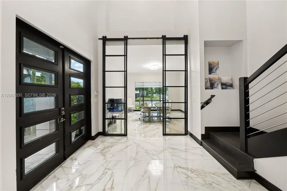 16025 SW 136th Ter Miami, FL 33196
