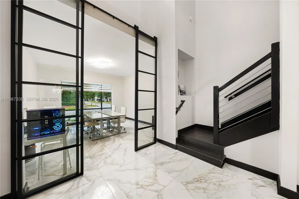 16025 SW 136th Ter Miami, FL 33196