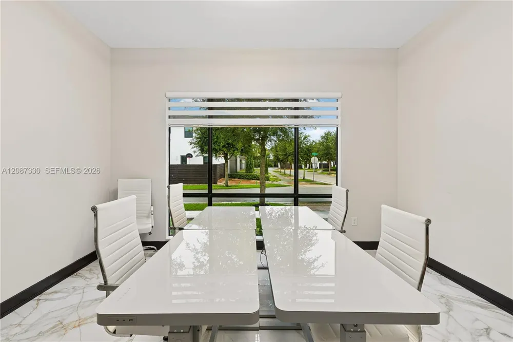 16025 SW 136th Ter Miami, FL 33196