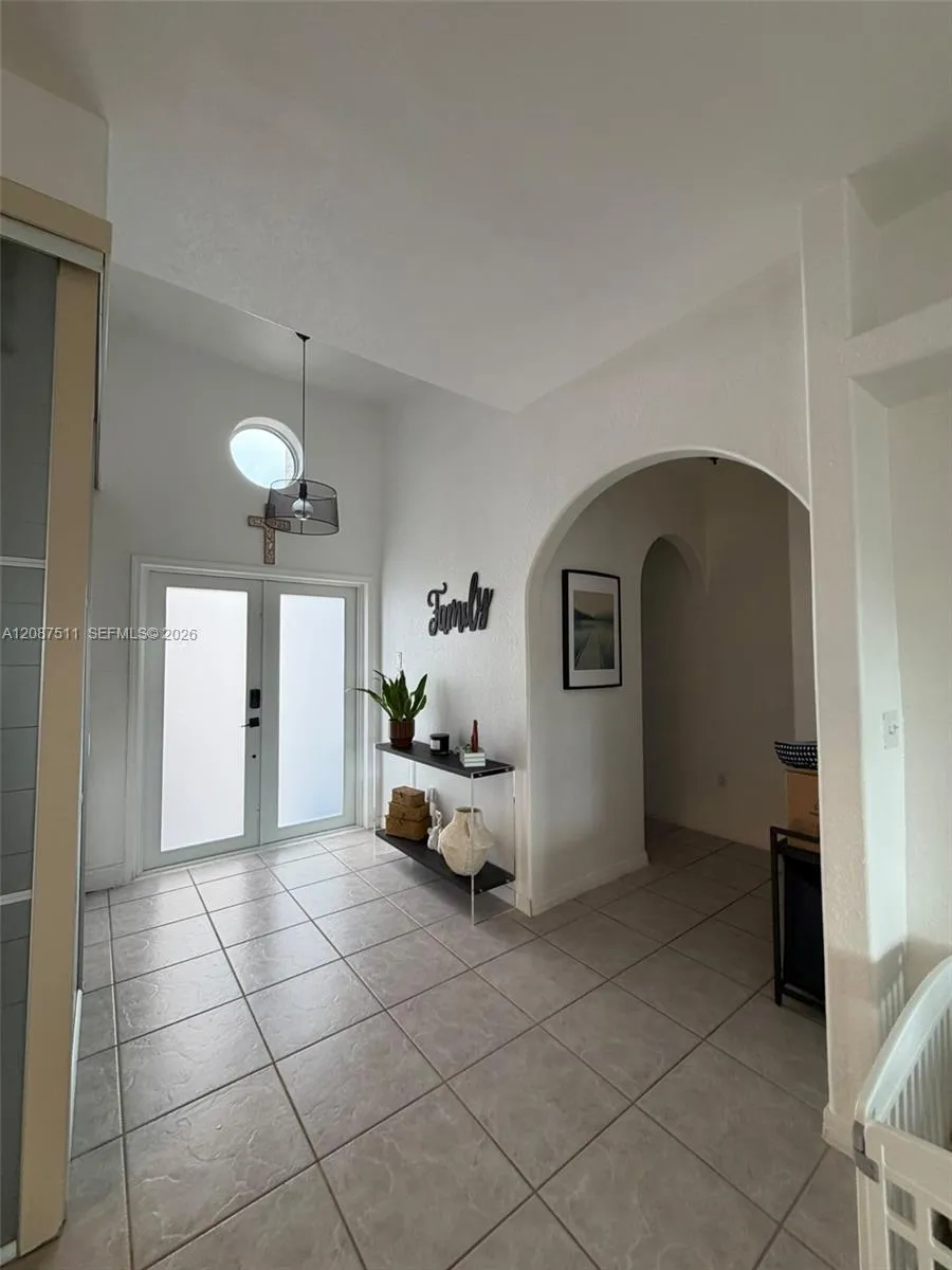 16104 SW 55th Ter Miami, FL 33185