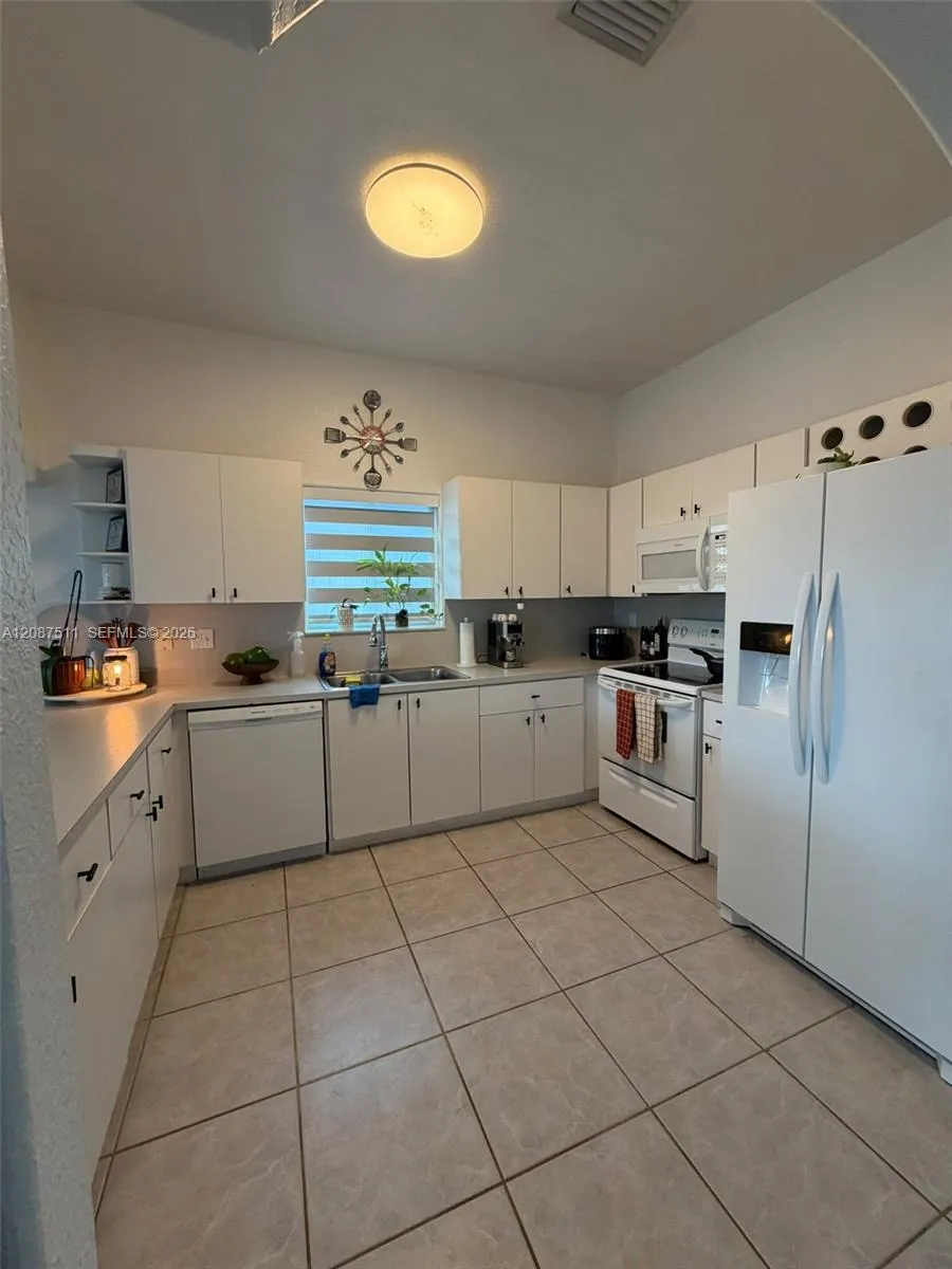 16104 SW 55th Ter Miami, FL 33185