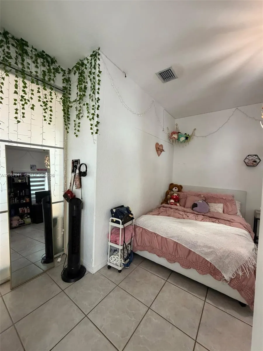 16104 SW 55th Ter Miami, FL 33185