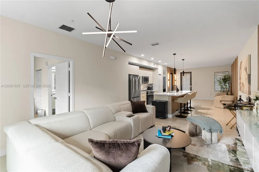 7865 NW 104th Ave #4 Doral, FL 33178