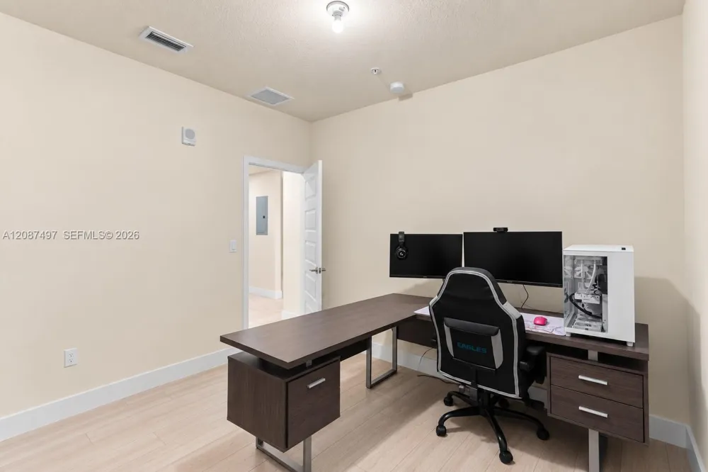 7865 NW 104th Ave #4 Doral, FL 33178