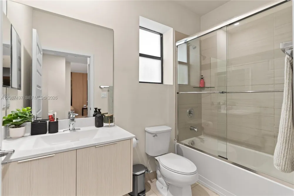 7865 NW 104th Ave #4 Doral, FL 33178