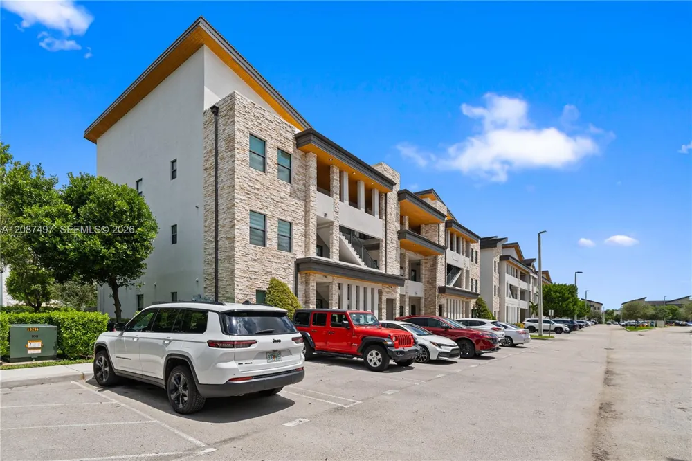 7865 NW 104th Ave #4 Doral, FL 33178