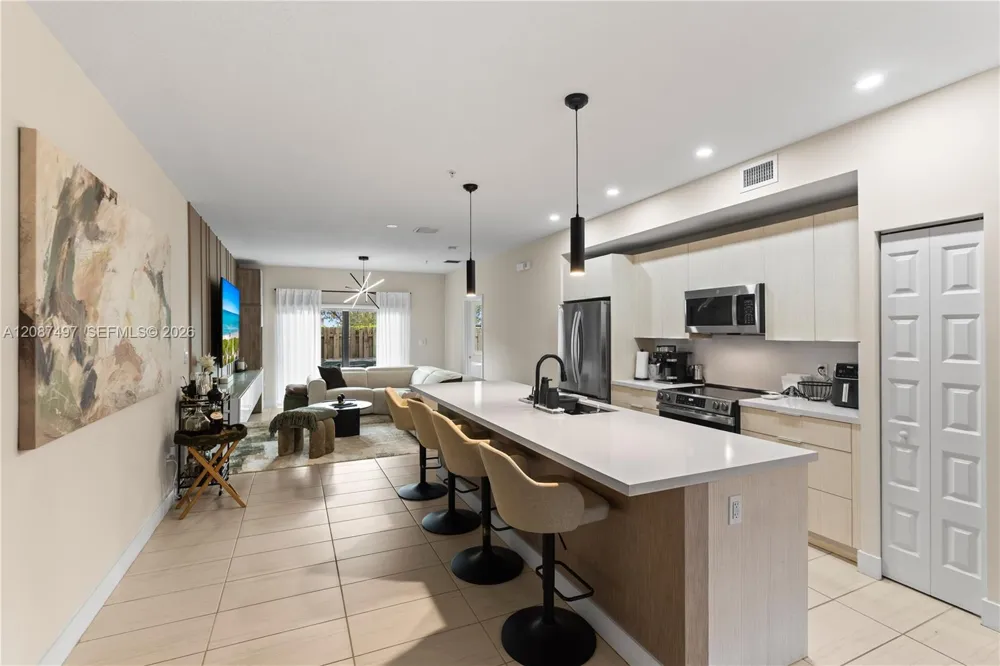 7865 NW 104th Ave #4 Doral, FL 33178