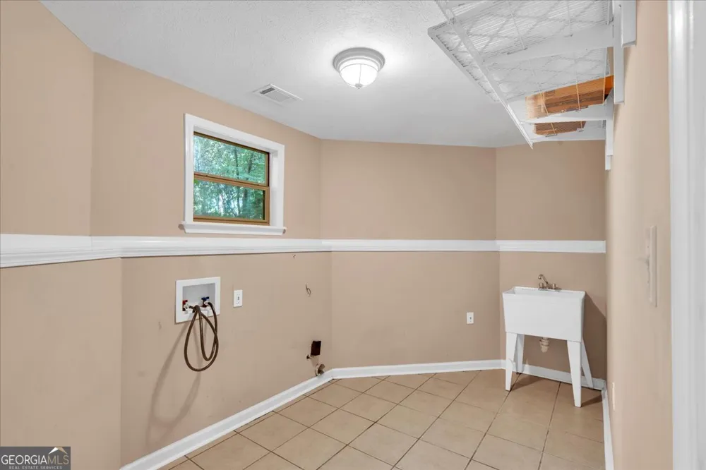 111 Chadwick RD Warner Robins, GA 31088