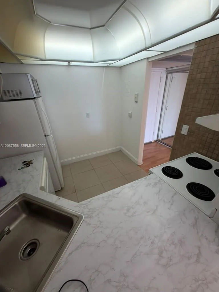 501 Three Islands Blvd #514 Hallandale Beach, FL 33009