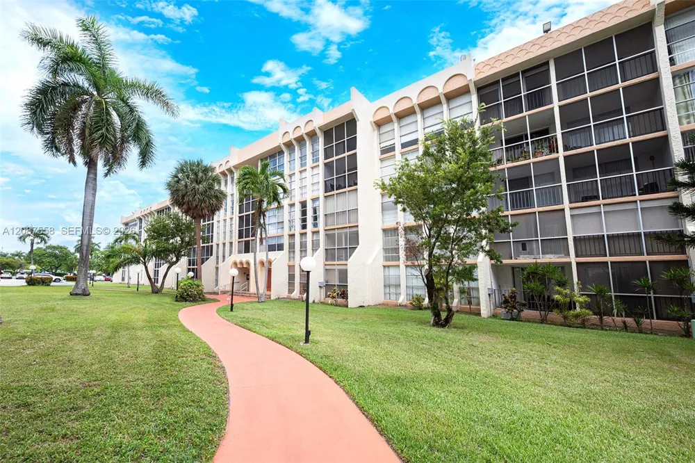 501 Three Islands Blvd #514 Hallandale Beach, FL 33009