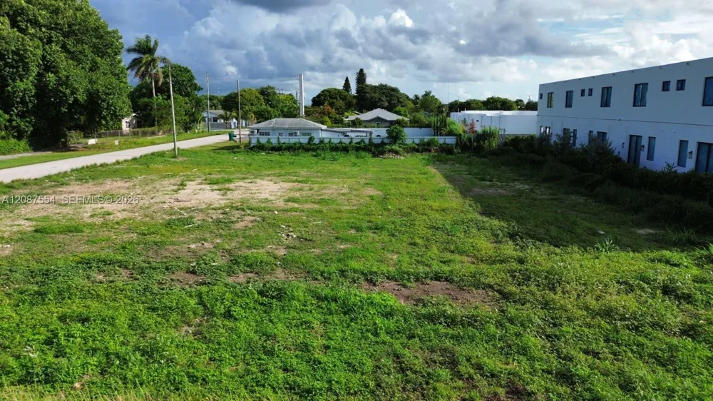 215 NW 3rd Ave Florida City, FL 33034