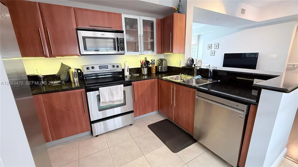 3232 SW 22nd Ter #113 Miami, FL 33145