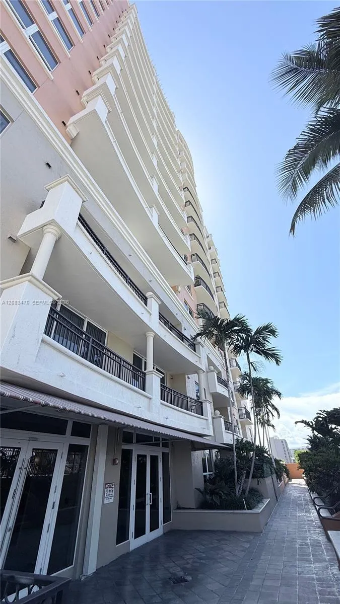 3232 SW 22nd Ter #113 Miami, FL 33145