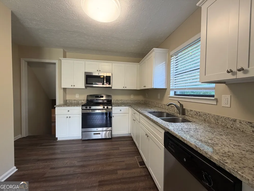 5236 Pine Way RD Powder Springs, GA 30127