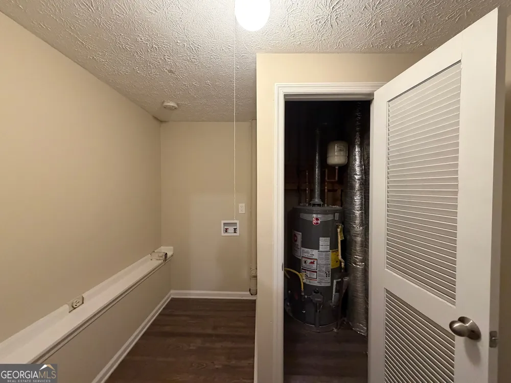 5236 Pine Way RD Powder Springs, GA 30127