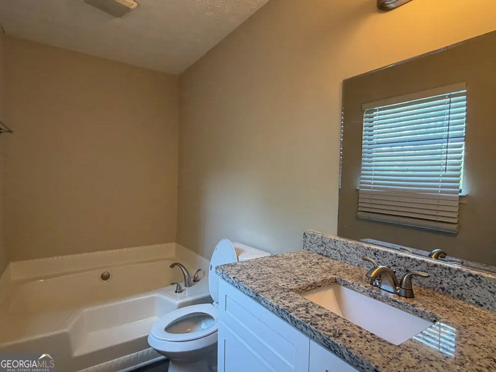 5236 Pine Way RD Powder Springs, GA 30127