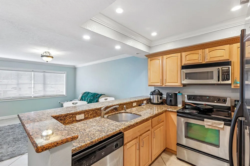 150 NE 15TH AVENUE #138 Fort Lauderdale, FL 33301