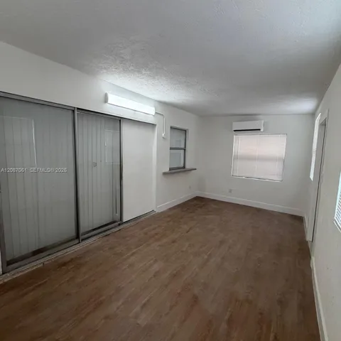 3932 NW 39th Ave