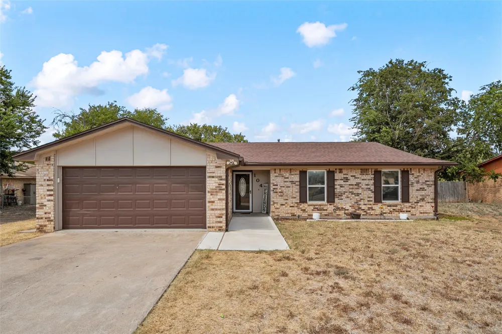 104 Russell Lane Hewitt, TX 76643