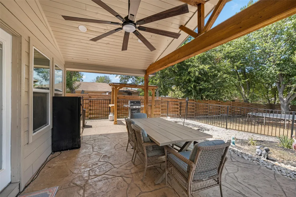 104 Russell Lane Hewitt, TX 76643