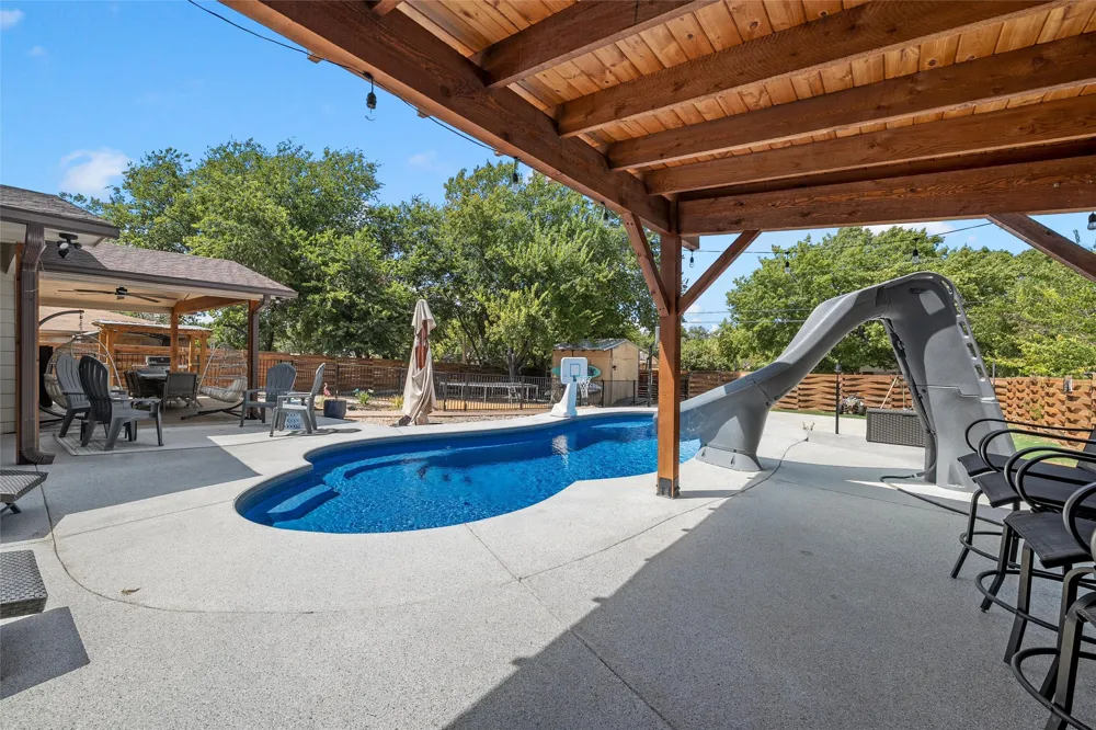 104 Russell Lane Hewitt, TX 76643