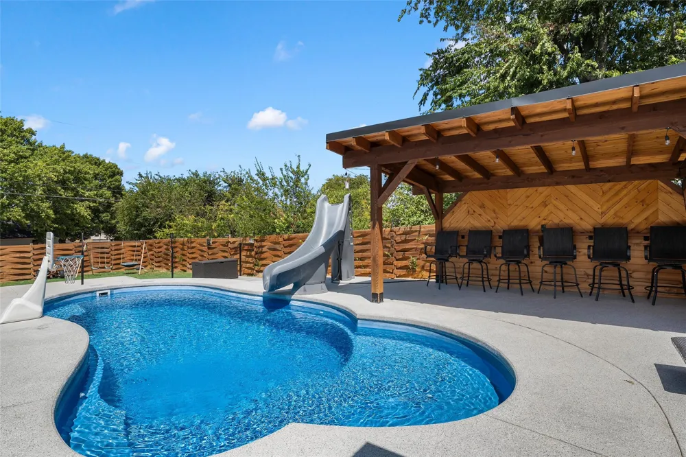 104 Russell Lane Hewitt, TX 76643