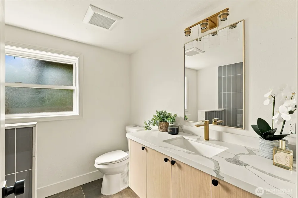 506 L STREET SE Auburn, WA 98002