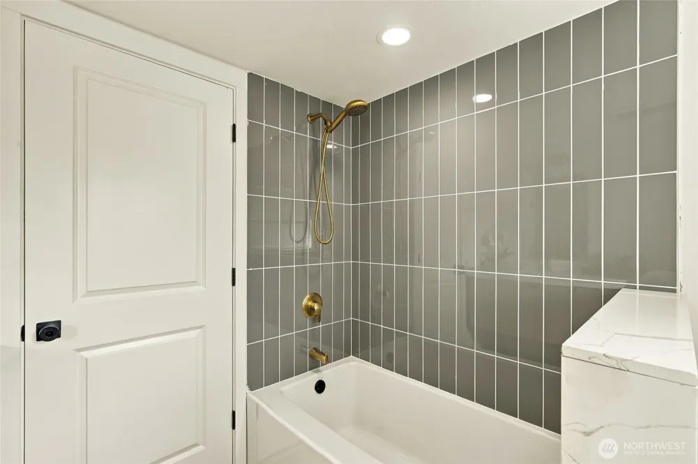 506 L STREET SE Auburn, WA 98002