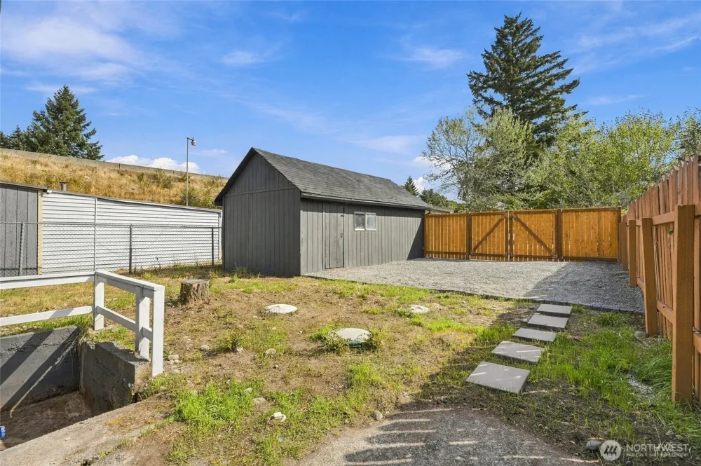 506 L STREET SE Auburn, WA 98002