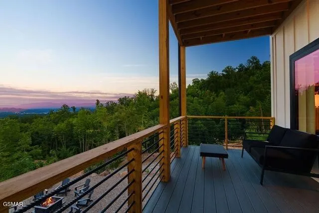 859 Copper Pot Way Sevierville, TN 37876