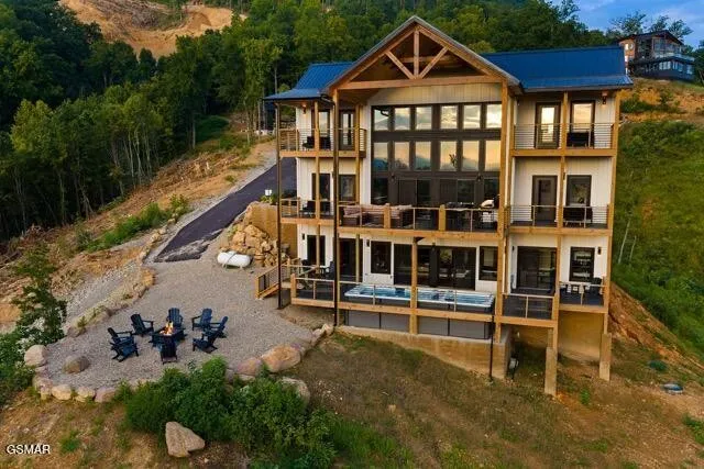 859 Copper Pot Way Sevierville, TN 37876