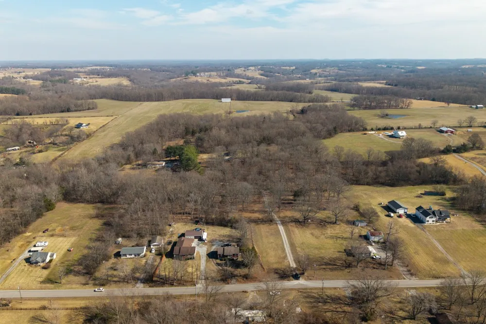 782B New Deal Potts Rd Cottontown, TN 37048