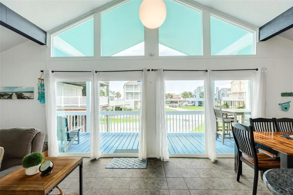 13633 San Domingo Drive Galveston, TX 77554