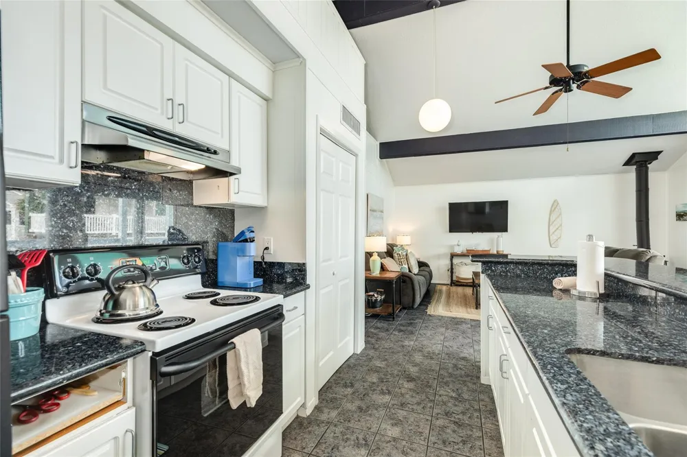 13633 San Domingo Drive Galveston, TX 77554