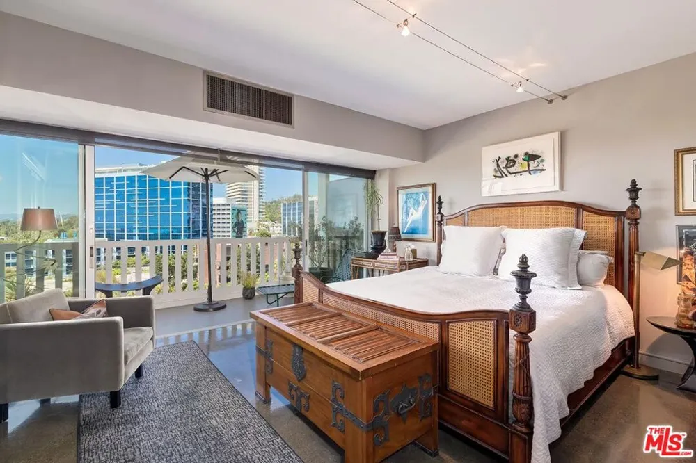 999 Doheny Drive #1012 West Hollywood, CA 90069