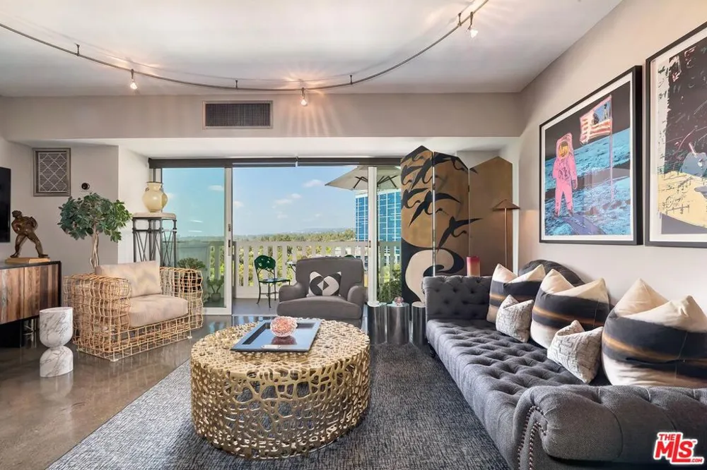 999 Doheny Drive #1012 West Hollywood, CA 90069