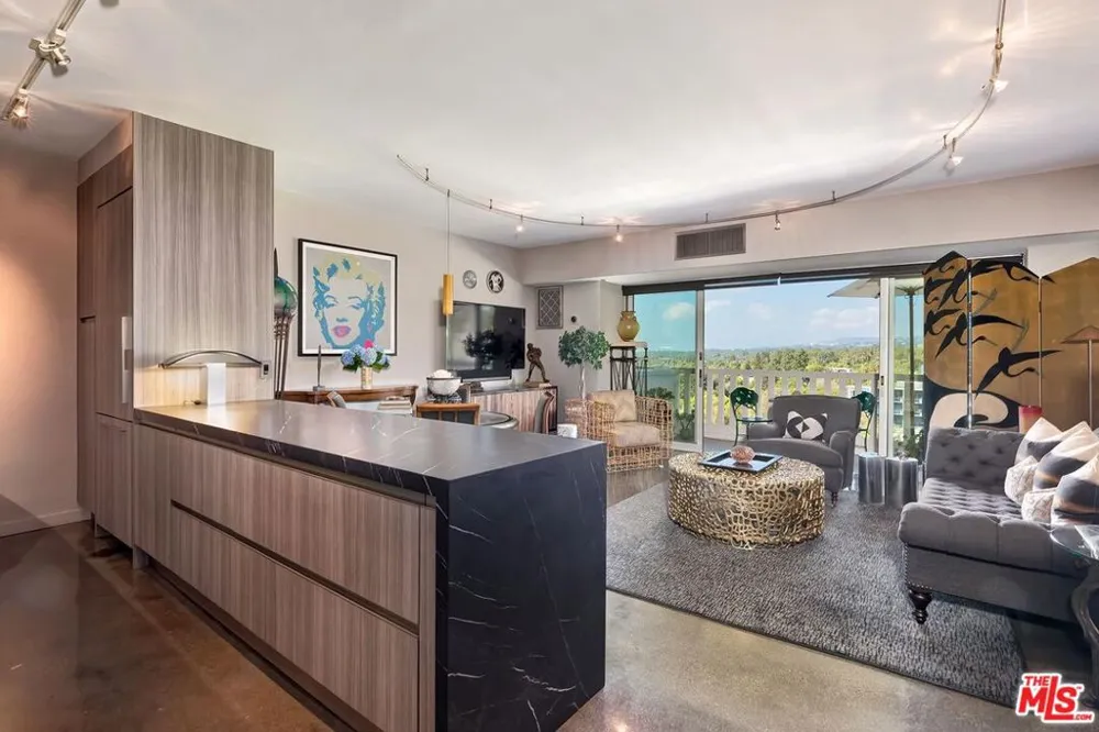 999 Doheny Drive #1012 West Hollywood, CA 90069