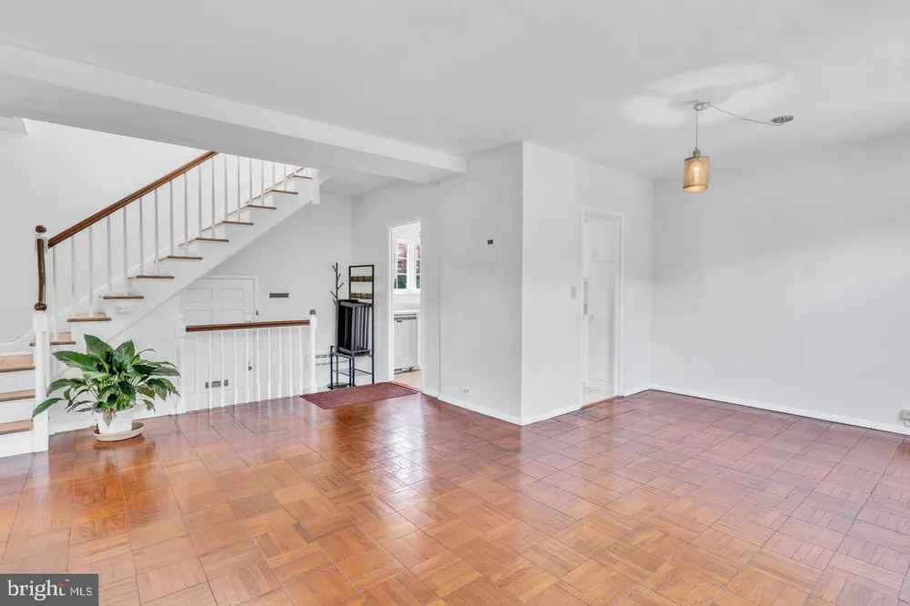 3316 VALLEY DRIVE Alexandria, VA 22302