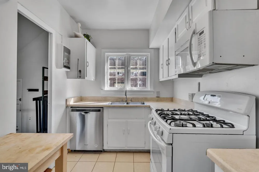 3316 VALLEY DRIVE Alexandria, VA 22302