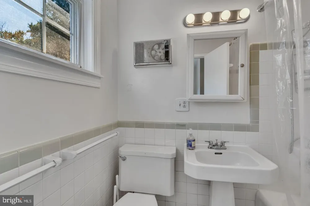 3316 VALLEY DRIVE Alexandria, VA 22302