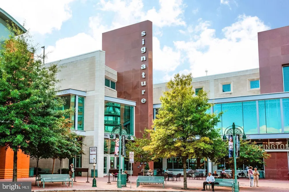3316 VALLEY DRIVE Alexandria, VA 22302