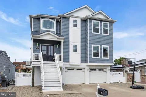 25 SUNRISE WAY