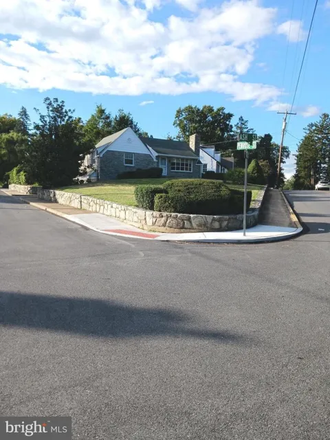211 WOOD STREET
