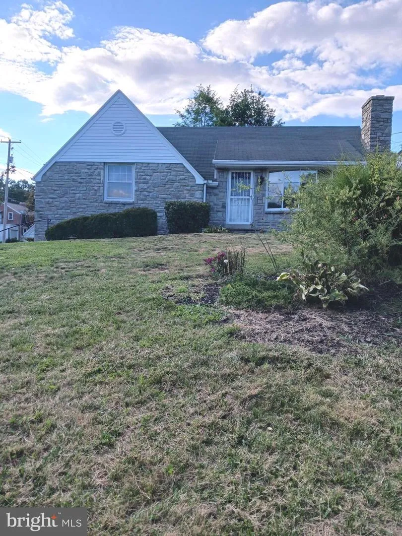 211 WOOD STREET Harrisburg, PA 17109
