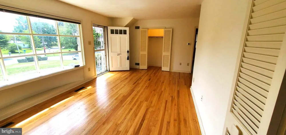 211 WOOD STREET Harrisburg, PA 17109